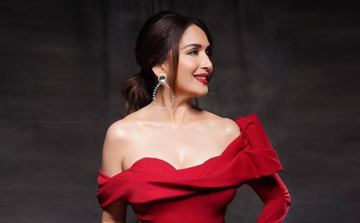 madhuri dixit wallpaper